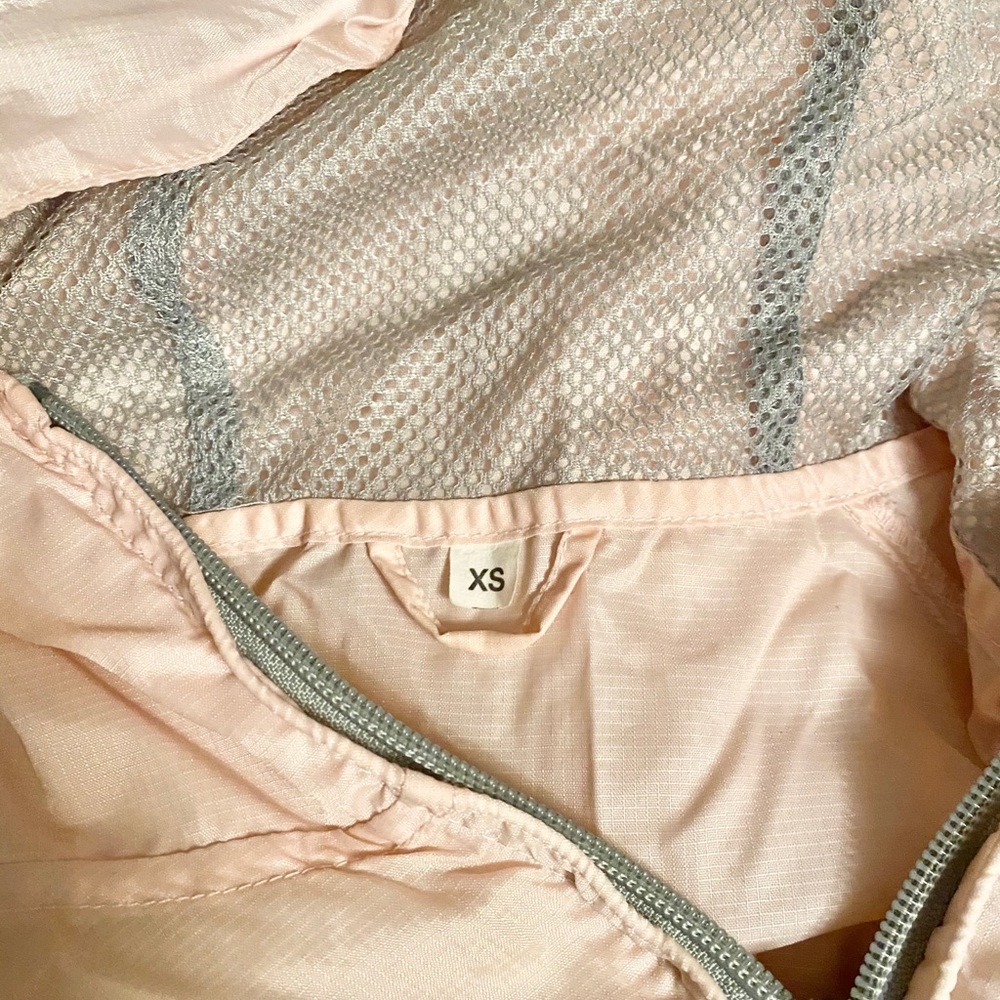 Windbreaker - Picture 4 of 4